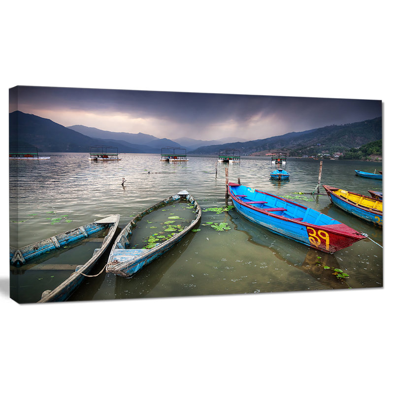 Bateaux près du lac Pokhara - Reproduction, H 20 po x l 40 po x P 1po, Toile tendue