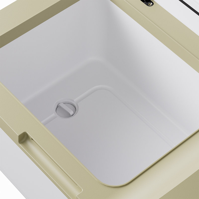 Comfee 0.016m³ L Freestanding Mini Fridge