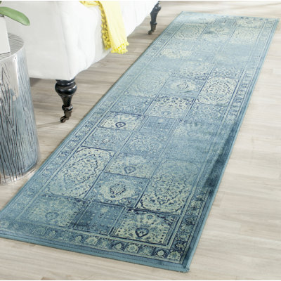 Ellsbury Oriental Looped / Hooked Area Rug