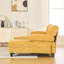 Spacieux salon en forme de U au centre de l'attention avec deux chaises longues, des poches de rangement et un rangement modulaire jaune sur deux côtés, pour les médias-1871395635-1871395631