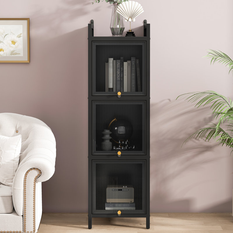 Armoire de salle à manger noire Addisin avec trois portes en verre - quatre rangements pour le salon, le vestibule et le buffet contemporain élégant dans la maison