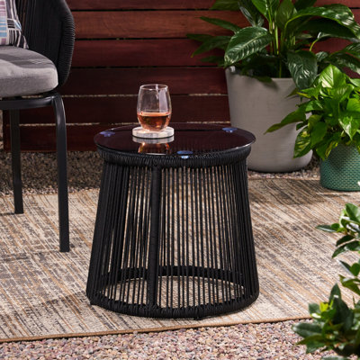 Table d'appoint d'extérieur avec corde tissée à la main et verre trempé, 15,5 po x 15,5 po x 16,5 po, surface en verre tressé moderne en fer noir - P 15,47 po