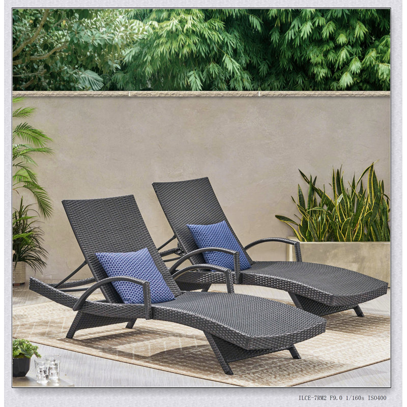 Chaise longue en osier de polyéthylène avec bras