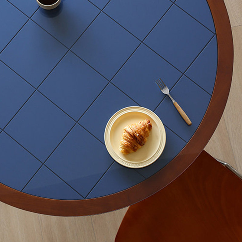 Table ronde contrastante de 41,33 po, Bleu