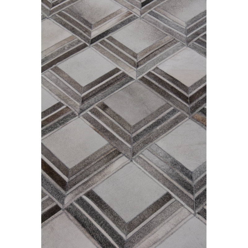 Natural Hide Hand Woven Cowhide Geometric Area Rug, Rectangle 5' x 8'
