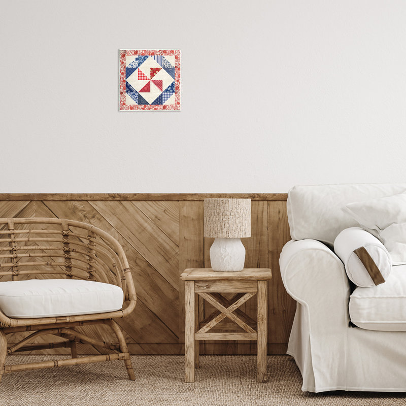 Collage de courtepointe, art mural sur plaque rouge, design par Susan Arnot