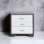 Table d'appoint chic avec plusieurs tiroirs Chic