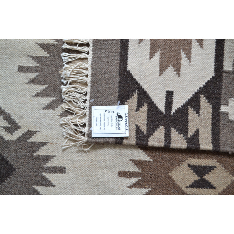 Hand Woven Grey/Beige/Black Indoor Rug