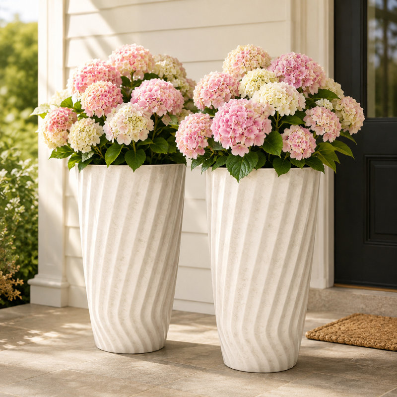 Ensemble de 2 pots de fleurs d'extérieur en résine et pierre ivoire H 24 po