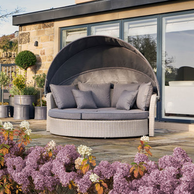 Gartensofa Aarju mit Kissen