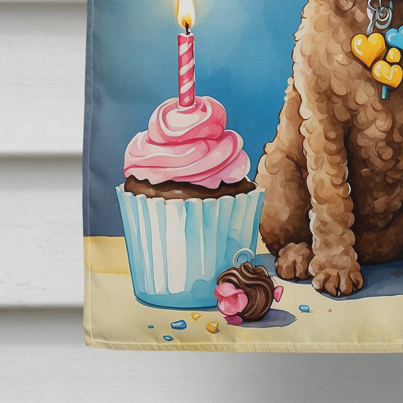 Drapeau «Happy Birthday House», Caniche chocolat