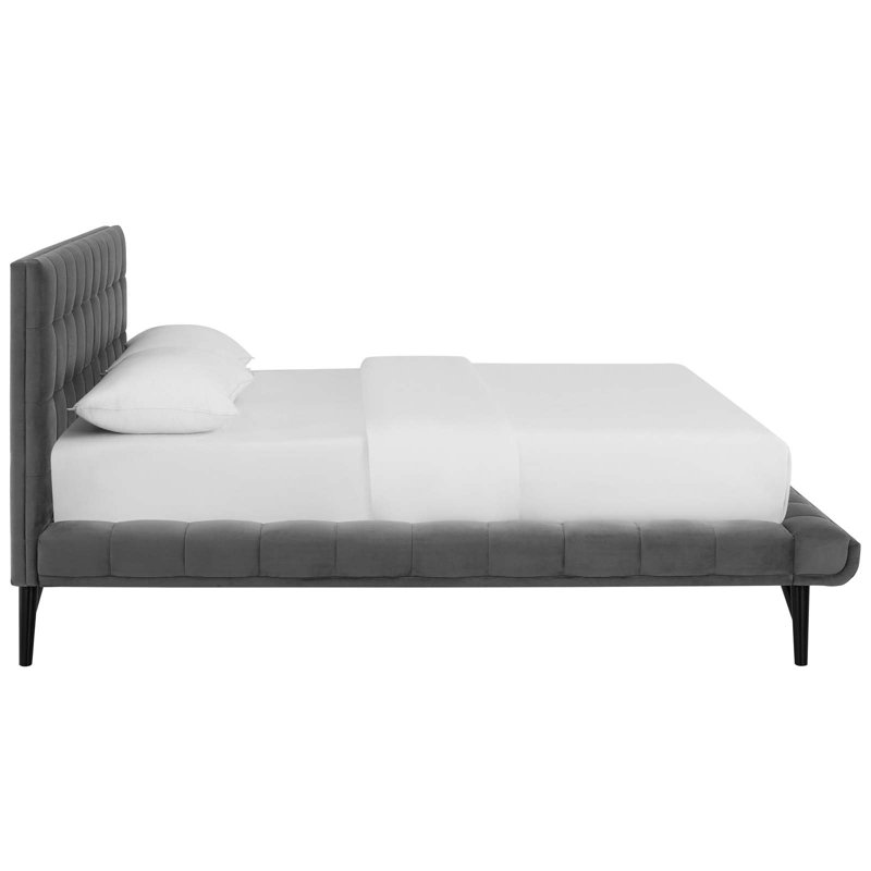 Grand lit plateforme tapissier en tissu touffeté Julia, Velours gris pâle