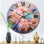 Horloge murale délicate et florale-93383887