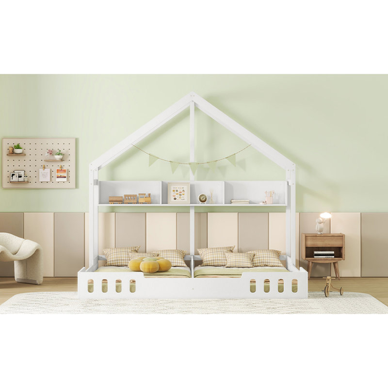 Lit plateforme simple blanc crème avec garde-corps et tablette pratique