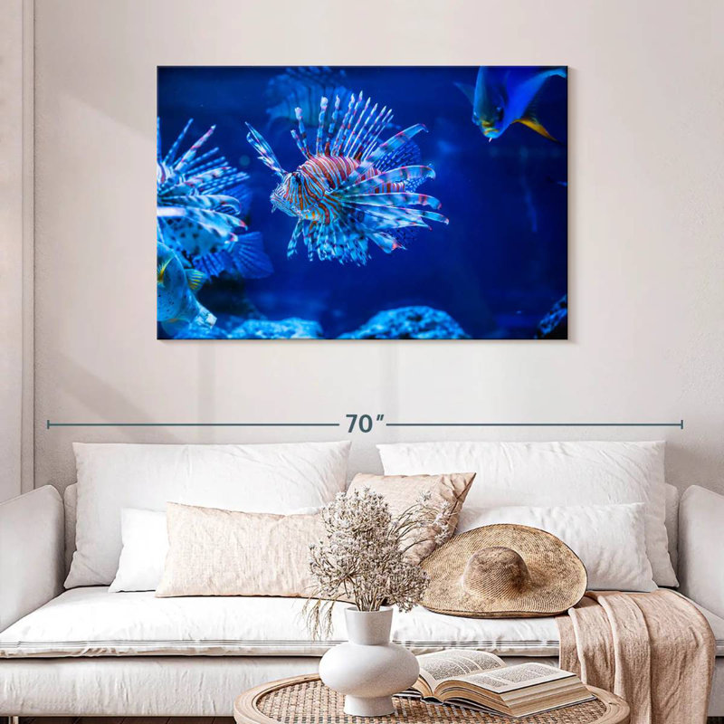 Poisson-lion aquarium Brampt, H 30 po x l 45 po