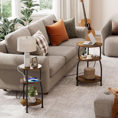 Table d'appoint ronde avec prise de courant, port USB Type C, table de bout à 3 niveaux | Table de chevet 15,7 po pour petits espaces, table d'appoint haute avec station de charge pour canapé, salon, jardin, brun