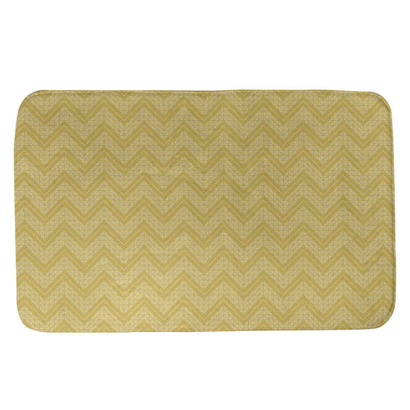 Tapis pour salle de bain à motif à chevrons à la main Stephenie, l 17 po x L 24 po, Jaune clair / jaune