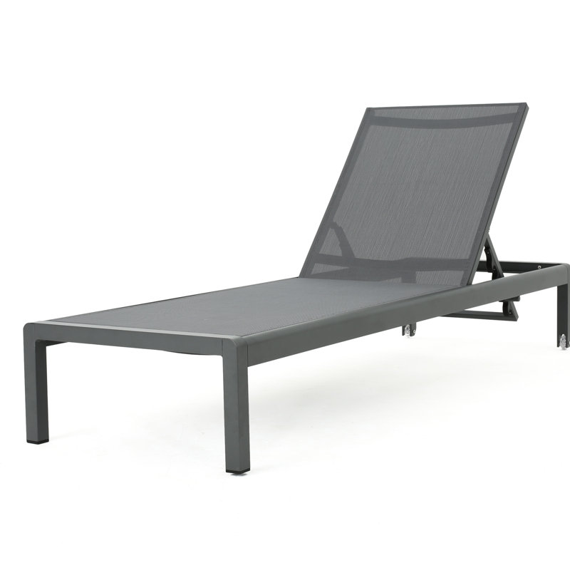 Chaise d'extérieur de couleur grise - respirante et pratique avec des roulettes