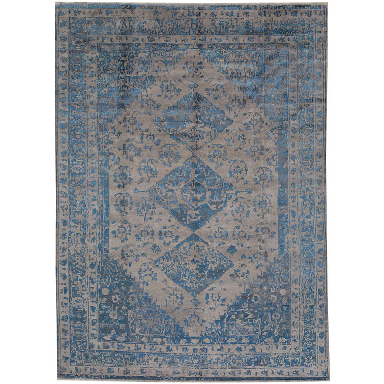 Neo Villa Oriental Area Rug in Beige/Blue