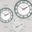 Horloge murale de 10 po de la série Farmhouse de présentateur, style Shiplap, silencieuse sans tic-tac, chiffres arabes 3D surélevés, finition sarcelle vieillie