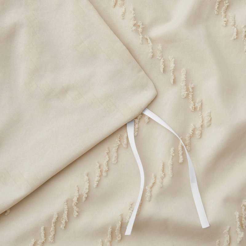 Averyonna Duvet Cover, King Duvet Cover + 2 King Pillowcases, Wave Cream