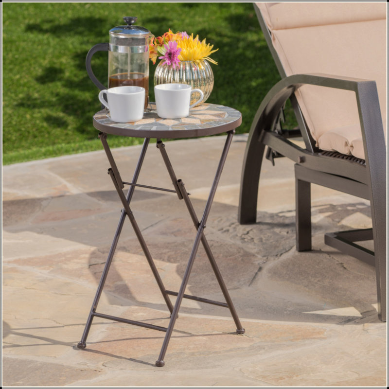 Charmante table d'appoint pliable avec mosaïque de pierre exquise pour les espaces extérieurs
