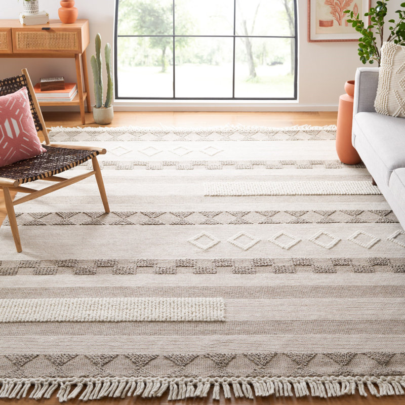 Selfridge Hand Loomed Wool/Cotton Southwestern Rug in Ivory/Brown, Rectangle 5' x 8'