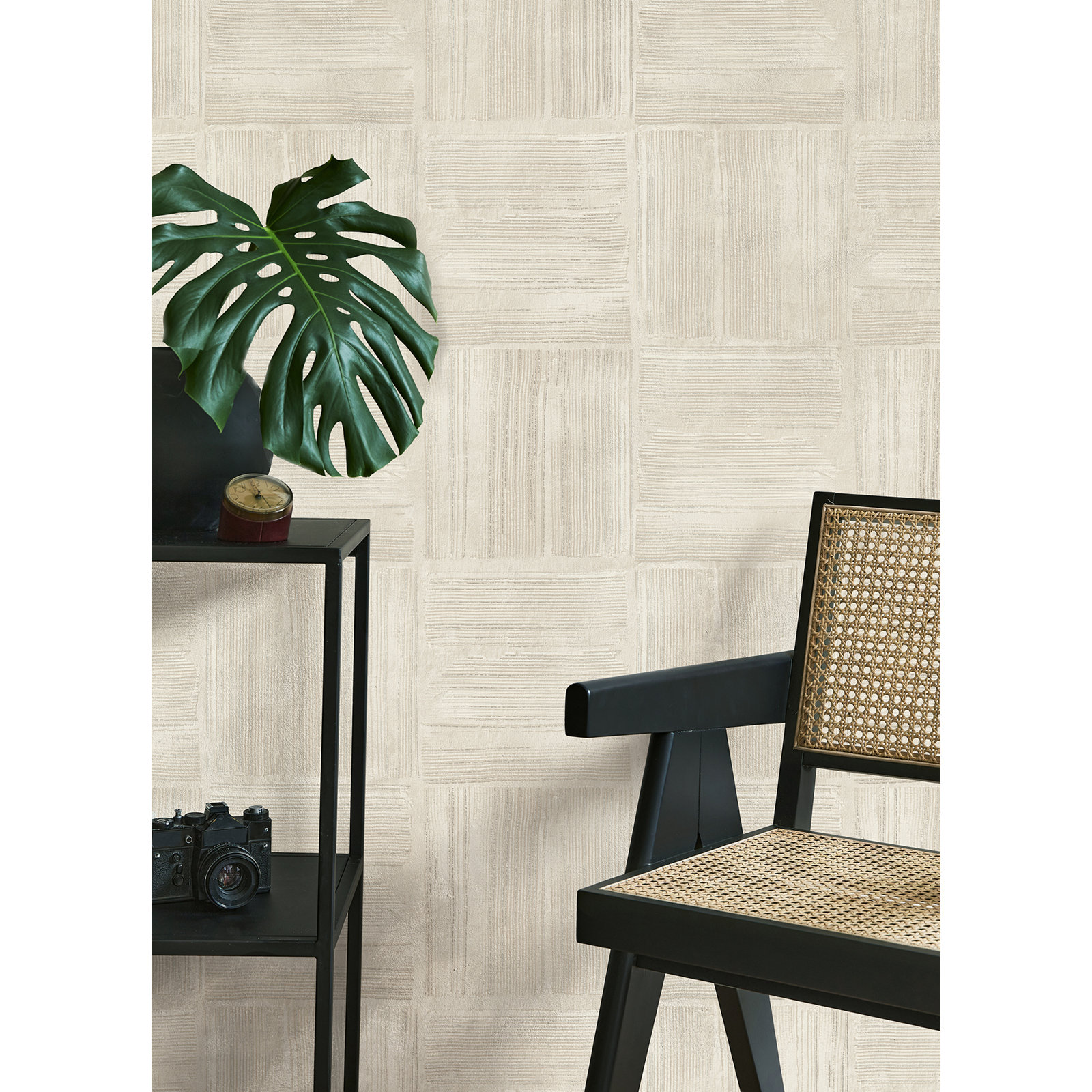 Addalyn Geometric Wallpaper, Off-White