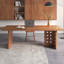 Bureau rectangulaire en bois massif brun clair