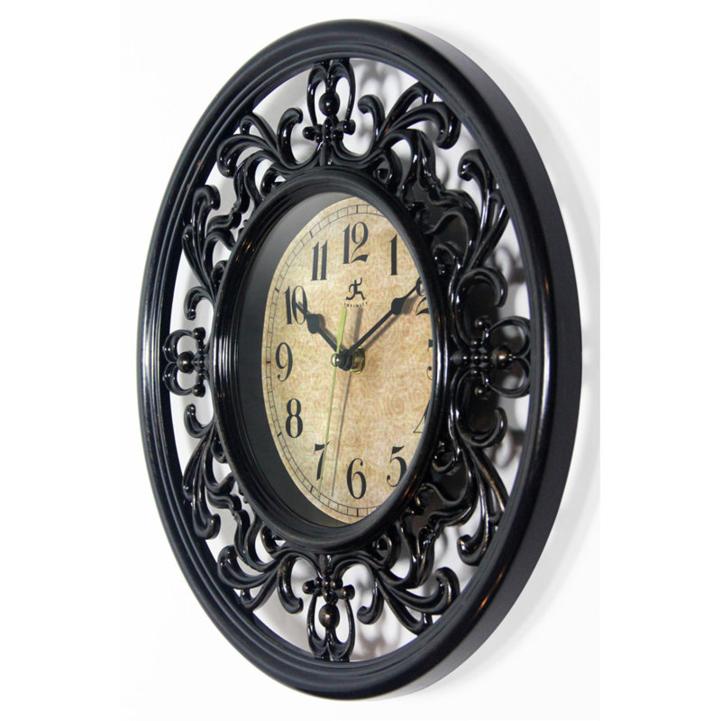 Horloge murale ronde classique en plastique 12 pouces - brun