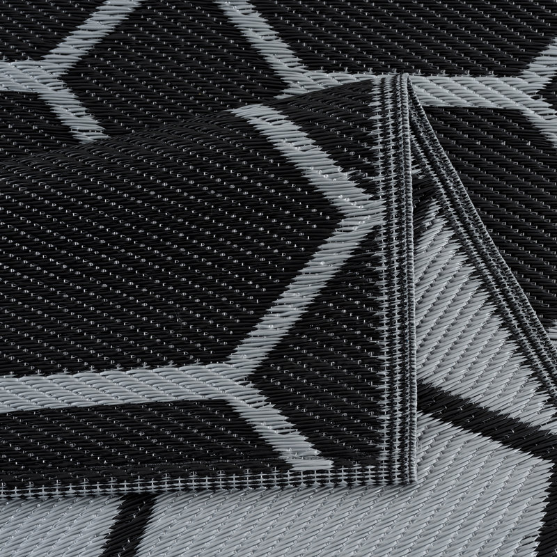 Creecy Geometric Indoor / Outdoor Rug, Rectangle 5' x 7'