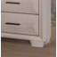 Commode transitionnelle en chêne blanc avec tiroir supérieur doublé de feutre et fabrication en queue d'aronde pour un rangement élégant dans la chambre à coucher