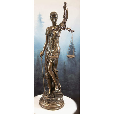 Kenna People Statue
