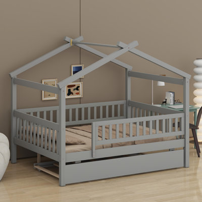 Lit en bois avec couchette