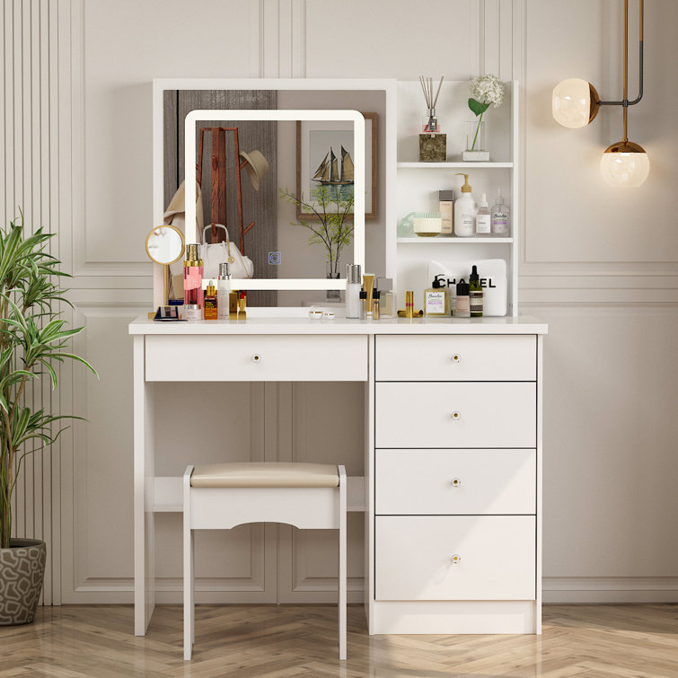 Ololade Vanity