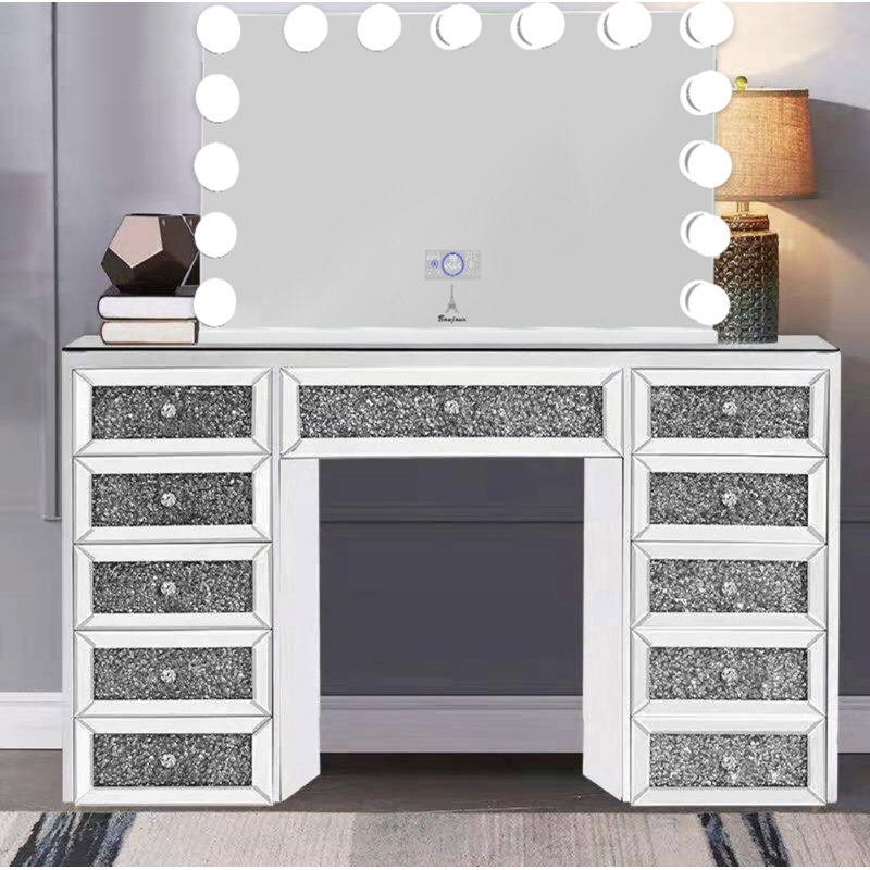 Coiffeuse de maquillage avec miroir