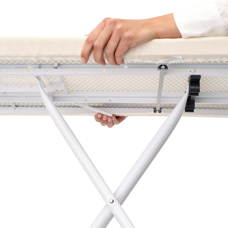 Grande planche à repasser avec support à vapeur solide de taille C de Brabantia, Fleur de coton