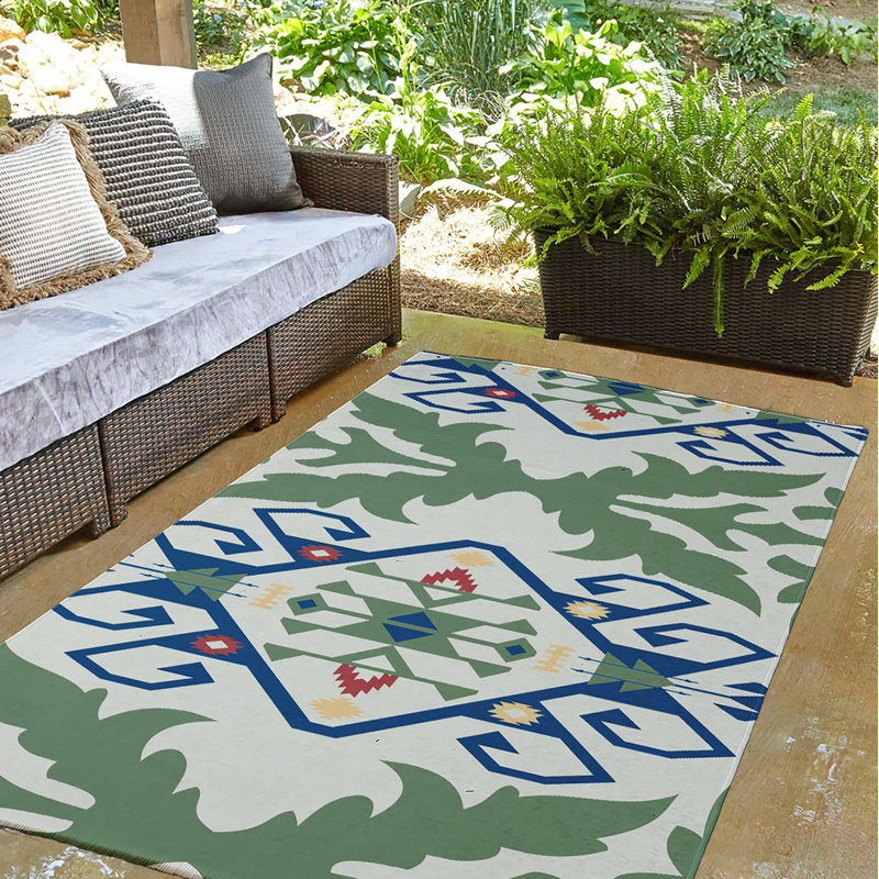 Tapis en chenille tissé à la machine Melchior en vert / blanc / bleu, Rectangle 5 pi x 7 pi