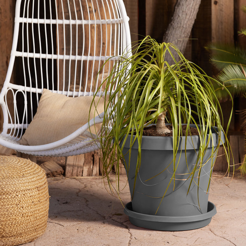 Pot à fleur intérieur / extérieur en plastique Terra, Anthracite, H 20,25 po x l 23,75 po x P 23,75 po