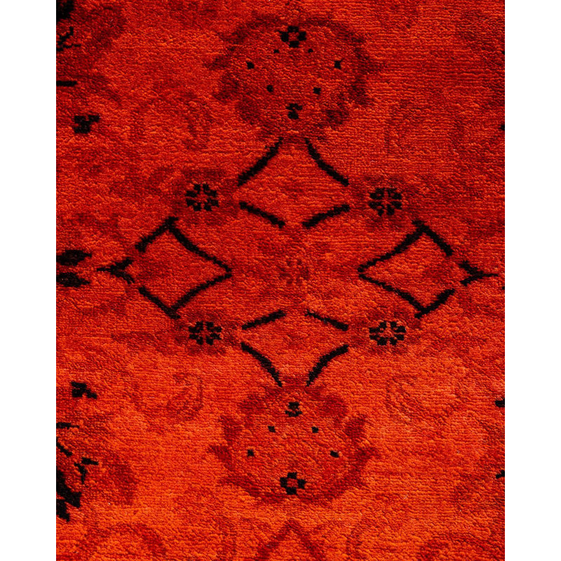 Tapis orange / noir surteint de conception unique 4 pi 3 po x 5 pi 10 po Overdyed