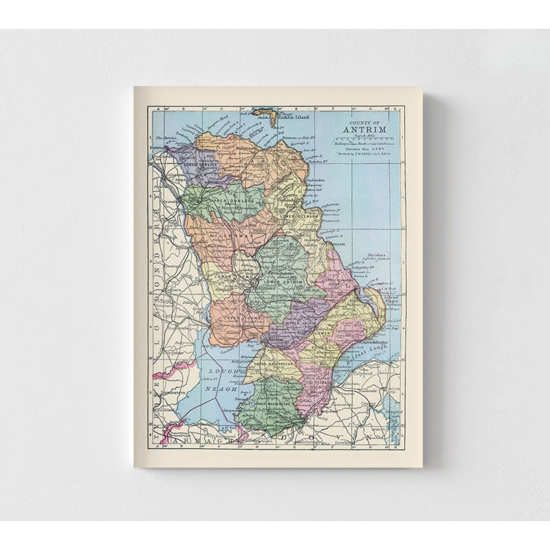 «Antrim County Ireland - Bartholomew 1882», carte de style campagnard rustique irlandais, très grand pub irlandais, impression de carte d'Irlande