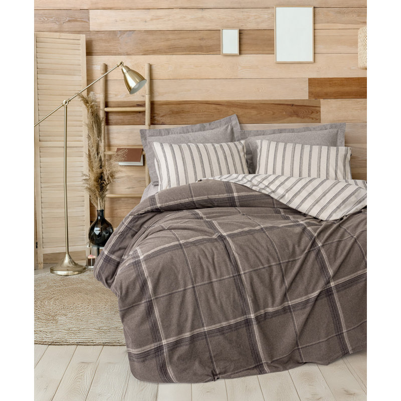 Luxury Single Quilt Cover Set, Brown, Includes 63 x 87 Duvet Cover, 71 x 94 Flat Sheet, 20 x 28 Pillowcase | 50% Cotton / 50% Polyester, Machine Washable, Button Closure | Soft, Durable, Elegant Design