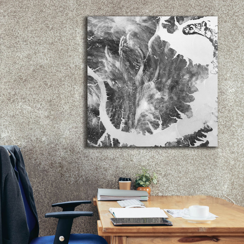 Art mural sur toile, "Nuage tourbillon 1" par Alicia Ludwig, H 37 po x l 37 po x P 1,5 po