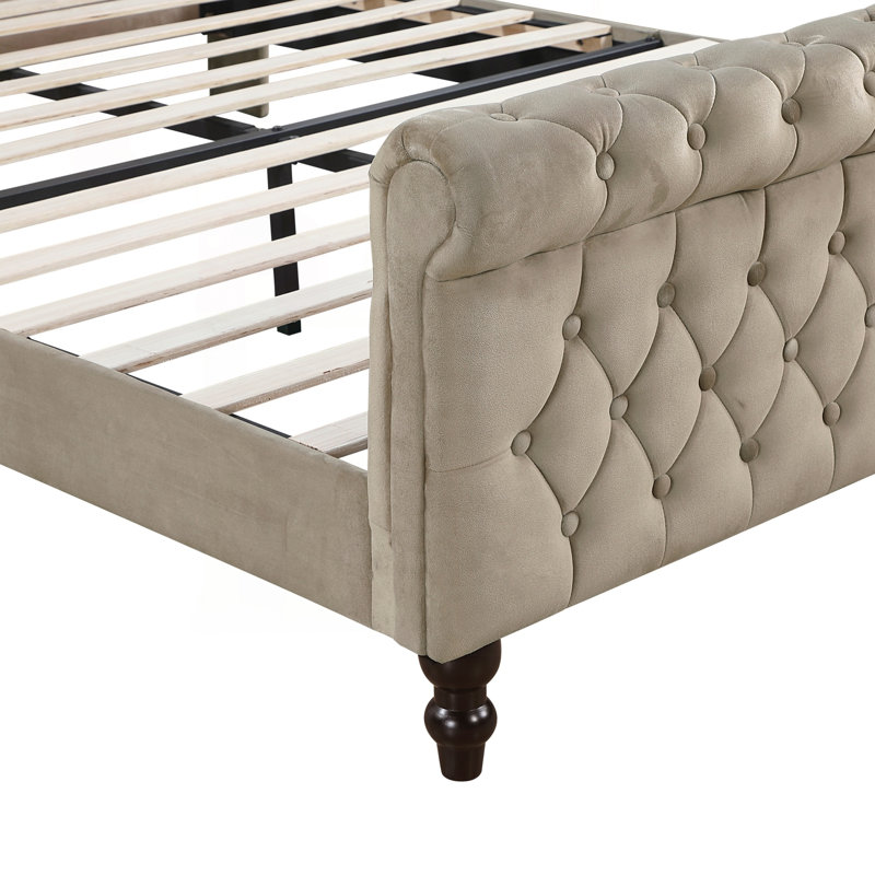 Lit plateforme tapissier moderne avec tête de lit à oreilles et pied de lit Chesterfield, Brown