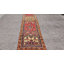 Tapis de couloir unique en laine noué à la main de style années 1960 de 2 pi 8 po x 14 pi 8 po en rouge foncé / jaune / gris