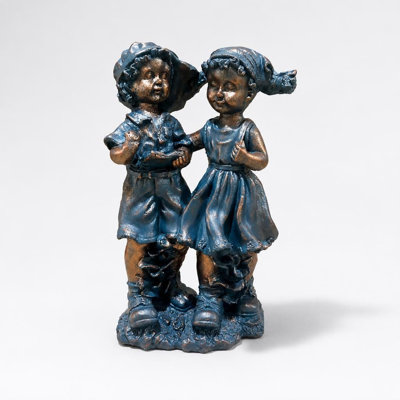 Ensemble de statue garçon et fille pour la décoration de jardin, ornement extérieur en oxyde de magnésium avec design résistant aux intempéries, figurine rétro réaliste pour la cour arrière du porche du lit de fleurs, sculpture légère et robuste pour les espaces pastoraux rustiques