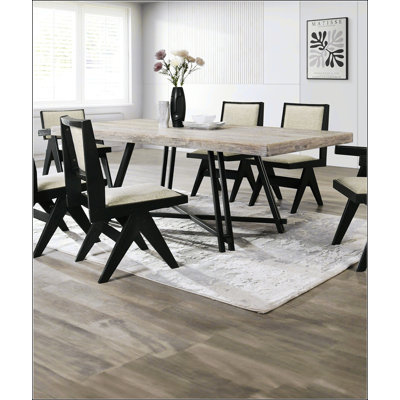 Table de salle à manger noire