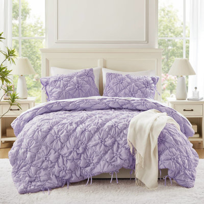 Édredon mauve 3 pièces toutes saisons, motif floral texturé sur microfibre brossée, aspect bouffi avec des accents de cravate, idéal pour les jeunes de tous les temps, confortable et respirant, facile à entretenir