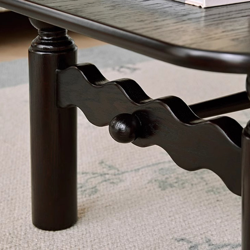 Table basse rétro de style français., Noir, noir, noir, noir
