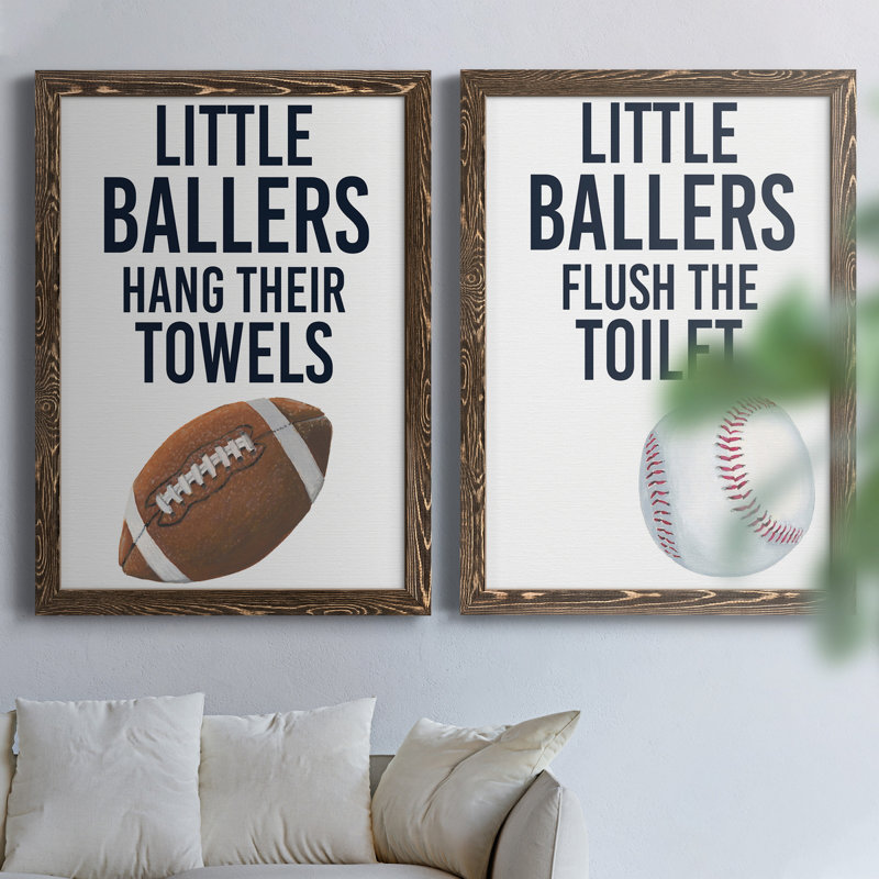 Little Ballers III - ensemble de 2 impressions encadrées, H 37,5 po x l 55 po x P 1,5 po, Toile avec cadre en noyer